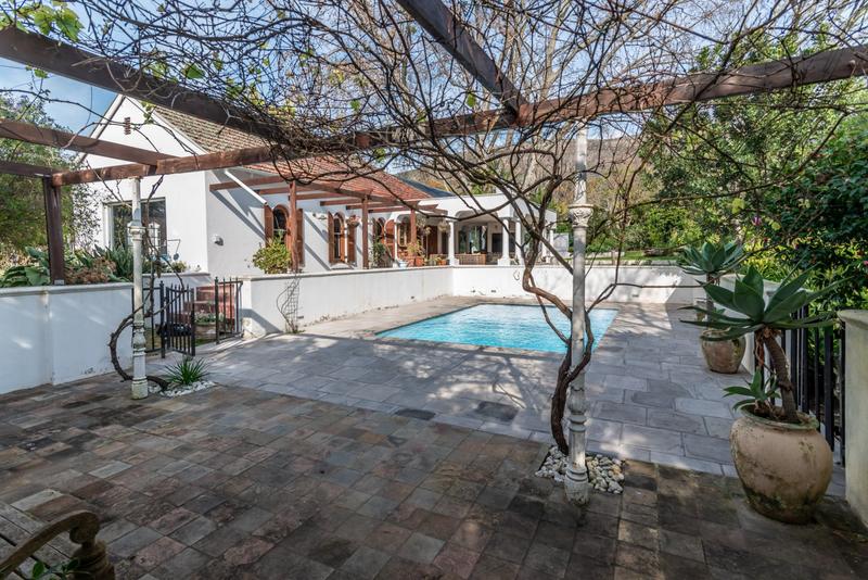 To Let 5 Bedroom Property for Rent in Zwaanswyk Western Cape